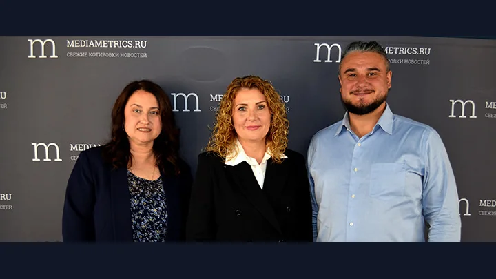 Кирилл Мещеряков и ведущие в студии MediaMetrics